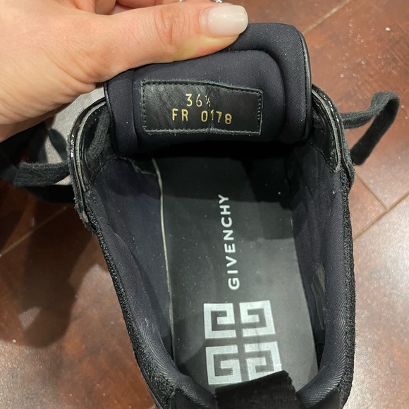 Authentic Givenchy sneakers - Picture 6 of 6